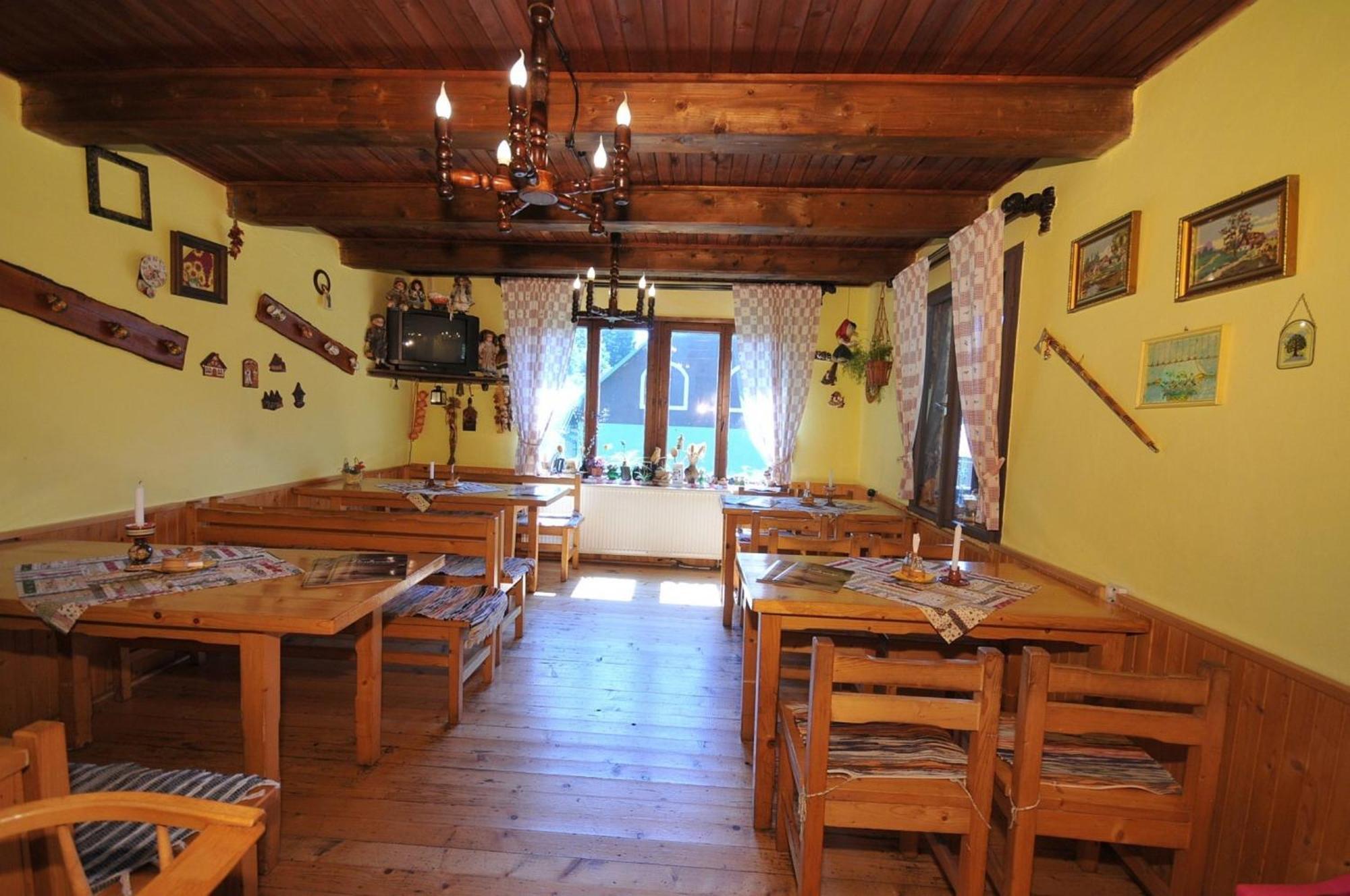 Penzion Pastierna Dedinky Buitenkant foto