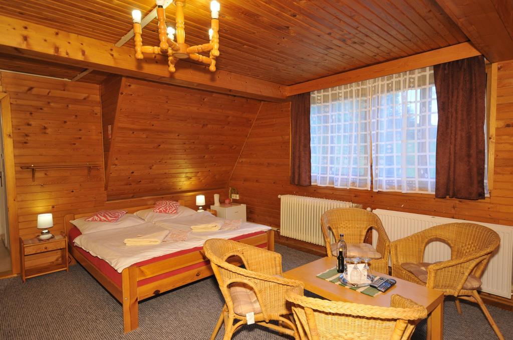 Penzion Pastierna Dedinky Buitenkant foto